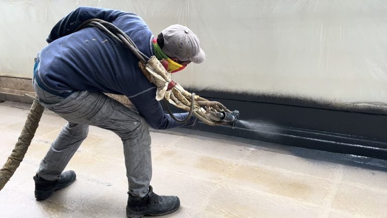 SPRAY POLYUREA LINING